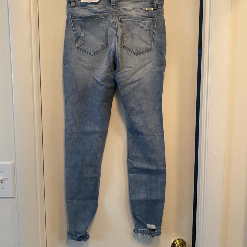 Distress Mid Rise Jeans!